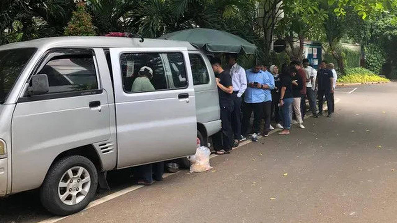 Suzuki Carry jadi 'Warteg Mobil' di Depan Rumah Menteri, Disediakan Tempat dan Tak Pernah Diusir