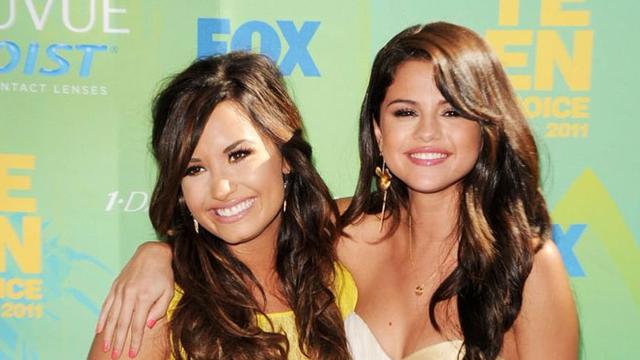 Demi Lovato Angkat Jempol Untuk Selena Gomez Showbiz Liputan6 Com