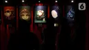 Pengunjung mengunjungi pameran seni karakter hantu atau Ghostival 2023 di Mal Senayan City, Jakarta, Senin (26/6/2023). (Liputan6.com/Herman Zakharia)
