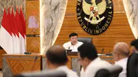 Menko Polkam Budi Gunawan alias BG memimpin rapat terkait pelayanan terhadap masyarakat selama libur Nataru 2024-2025. (Foto: Tim Humas Kemenko Polkam)