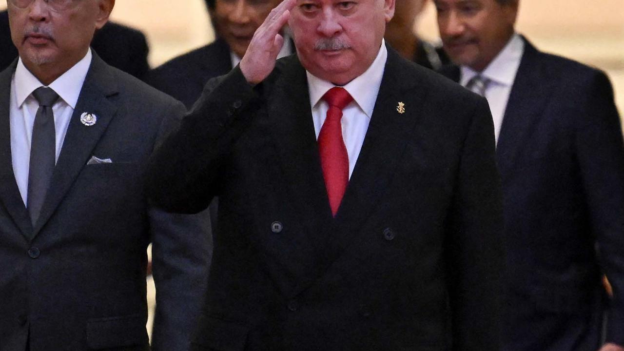 Putri Sultan Ibrahim, Tun Aminah, merupakan ketua Berjaya Rail dan Berjaya Corp. Konglomerat yang dikendalikan oleh taipan Malaysia Vincent Tan.