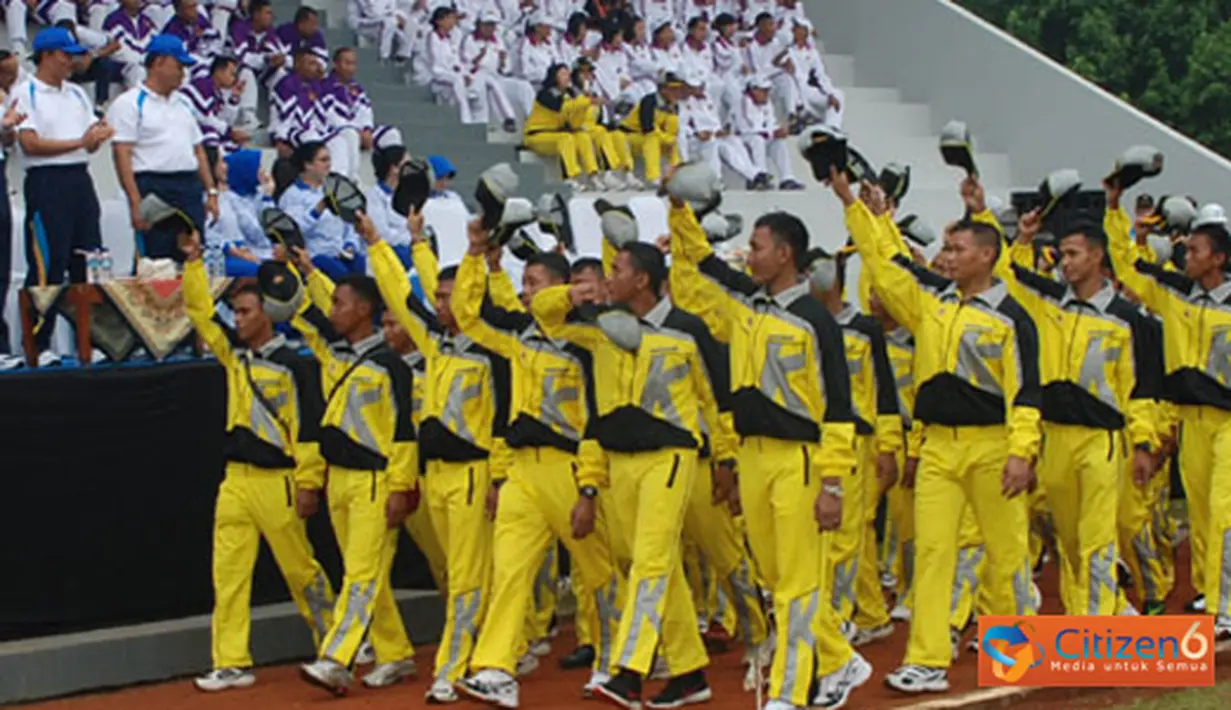 Citizen6, Cilangkap: Sebanyak 181 Atlet terbaik Kolinlamil mengikuti Porwilbar 2012 yang dibuka secara resmi dengan Aspers Kasal Laksamana Muda TNI Ir. Sudirman di lapangan Trisila Mabesal, Cilangkap, Jakarta Timur, Selasa (6/6). (Pengirim: Dispenkolinlam