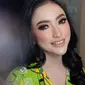 Amel Alvi memperkenalkan nama barunya, Mel Ara (https://www.instagram.com/p/B2q0YovlzGn/)