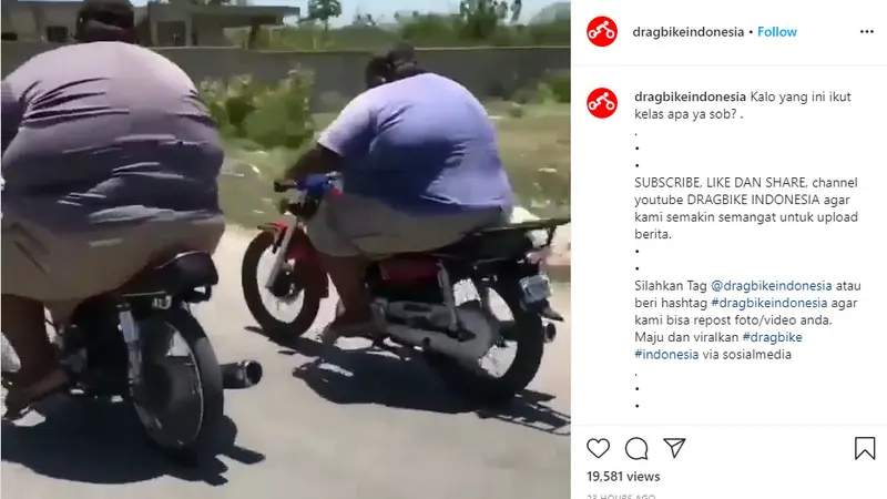 terdapat dua orang pria dengan tubuh sangat besar melakukan aksi balap dengan menggunakan sepeda motor.