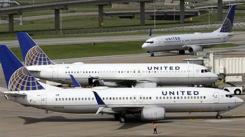 Ilustrasi pesawat United Airlines yang mengalami turbulensi. (AP)