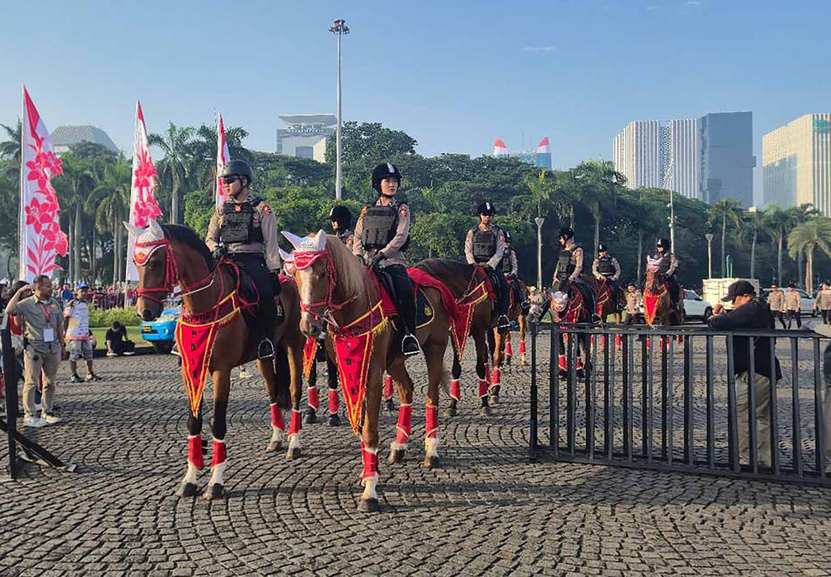 FOTO: Pasukan Berkuda Polri Dikerahkan Kawal Perayaan HUT RI ke-80 di Jakarta