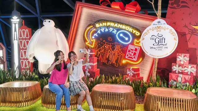 Boneka Hello Kitty Raksasa Sambut Pengunjung Bandara Changi Singapura Jelang Libur Akhir Tahun