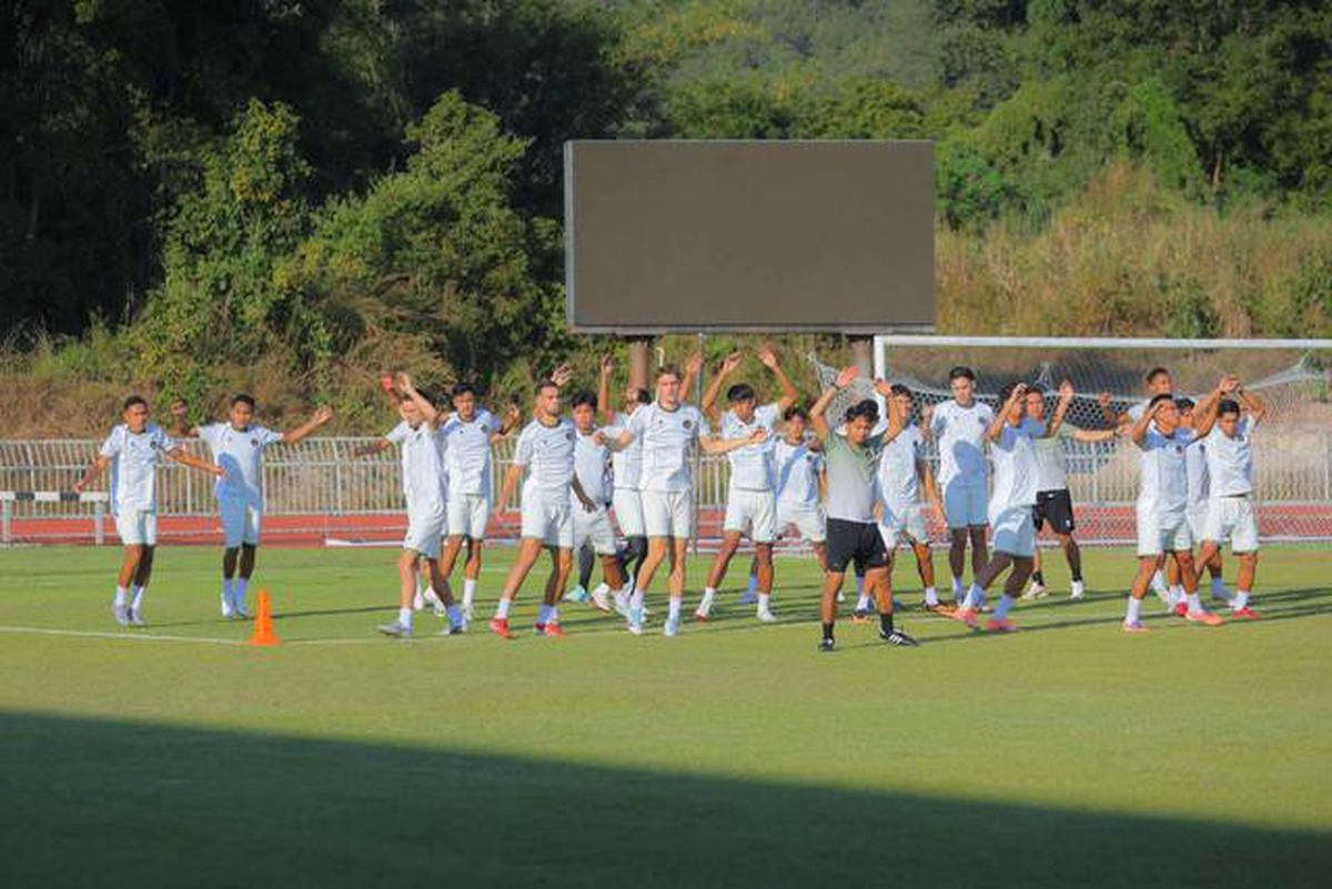 Timnas Indonesia U-22 Latihan Tertutup di Chiang Mai Jelang Vs Myanmar di SEA Games 2025, Dony Tri dan Ivar Jenner Lempar Senyum