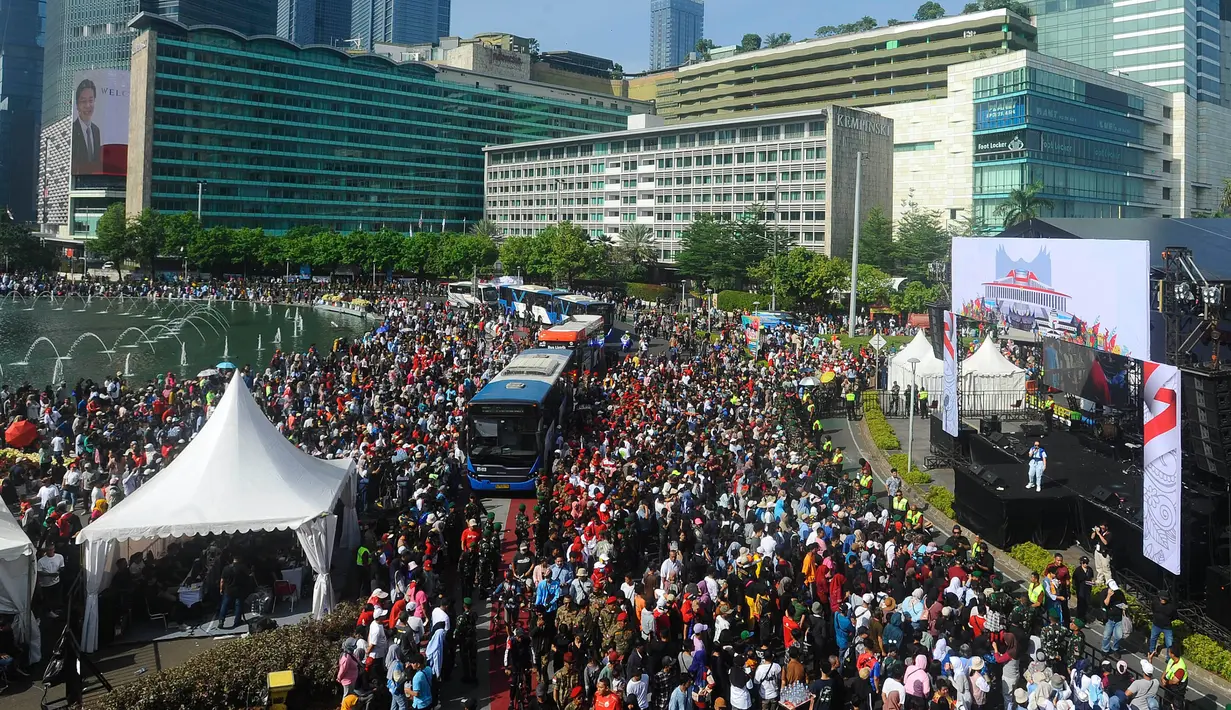 Setidaknya, ada 13 panggung pesta rakyat yang tersaji di Jalan Sudirman-Thamrin hingga Jalan Medan Merdeka Utara. (merdeka.com/Arie Basuki)