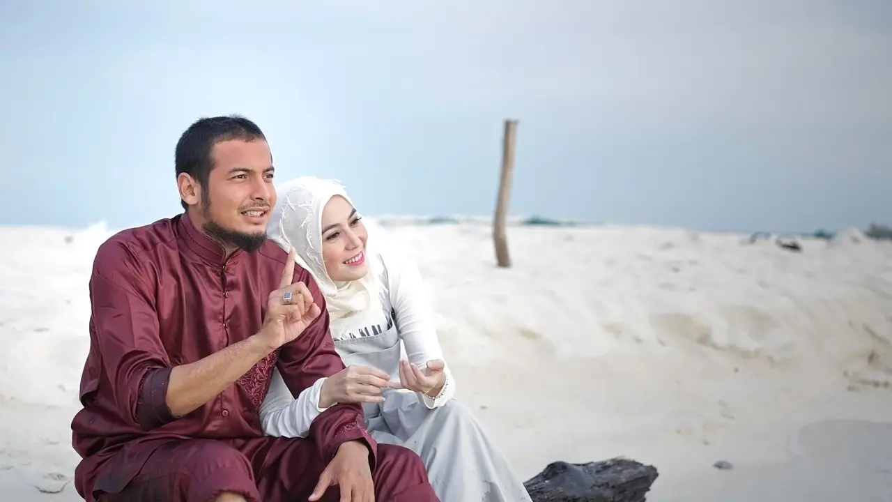 [Bintang] Boy Hamzah dan Rina Amalia