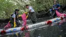 Sejak berdiri pada tahun 2020, Sungai Watch bersama BRI Peduli telah memasang lebih dari 18 jaring sampah (trash barriers) di sungai-sungai di Bali dan Banyuwangi, untuk mencegah aliran sampah menuju laut. (Sumber: BRI Peduli)