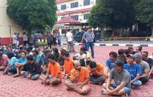 VIDEO: Jatanras Gregetan Anggota PP Preman Sok Galak, Polisi Keras "Masih Senyum, Berlutut!"