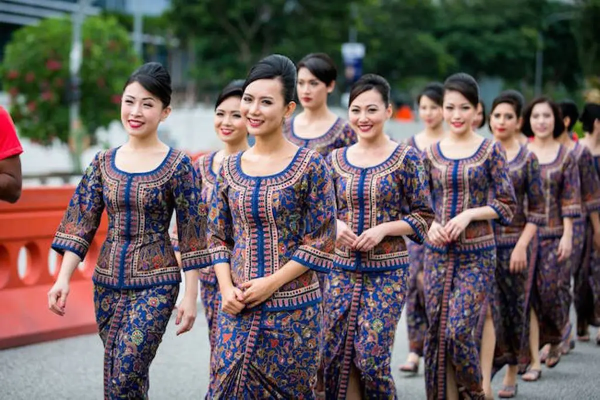 Keren, 5 Seragam Pramugari Ini Mengangkat Unsur Batik
