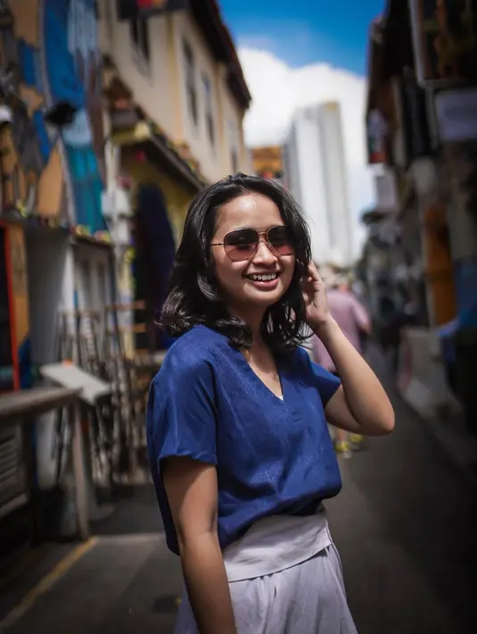 Selain sinetron Get Merried The Series, sinetron Tendangan Si Madun 3 juga merupakan judul sinetron yang turut melambungkan nama Gritte Agatha. Meski dikenal sebagai artis muda yang kerap bergaya tomboy, namun paras Gritte tetap manis dan bikin jatuh hati. (Liputan6.com/IG/@gritteagathaa)