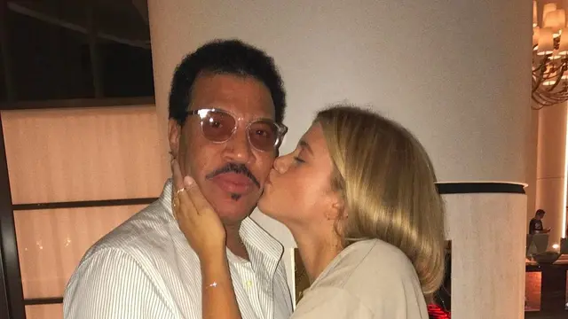 [Bintang] Scott Disick - Sofia Richie