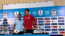 John Herdman dan Nadeo Argawinata mengikuti konferensi pers di Stadion Pakansari, Bogor, Jawa Barat, Minggu (26/7/2026) jelang laga melawan Kamboja di Piala AFF 2026 (Bola.com/Hery Kurniawan)