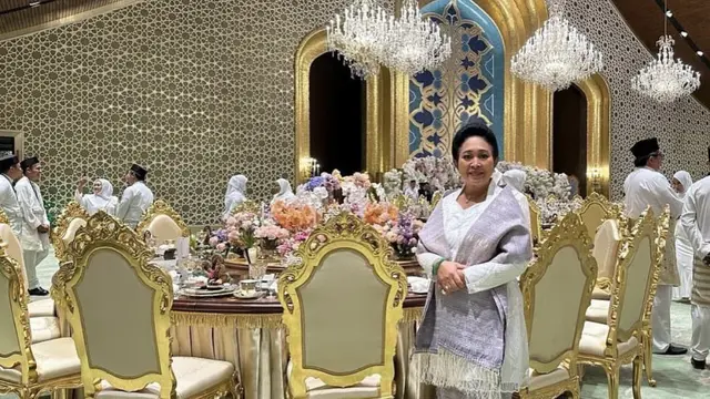Potret Titiek santap jamuan malam, sumber Instagram: @titieksoeharto