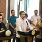 Menteri BUMN Erick Thohir dan Jaksa Agung ST Burhanuddin di Kejaksaan Agung saat Konferensi Pers bersama membahas Dapen BUMN di Jakarta, Selasa (3/10/2023).