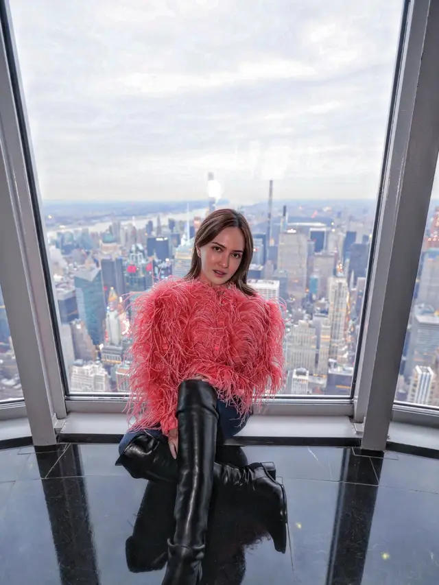 7 Potret Shandy Aulia Rayakan Natal di New York, Bareng Mantan Suami