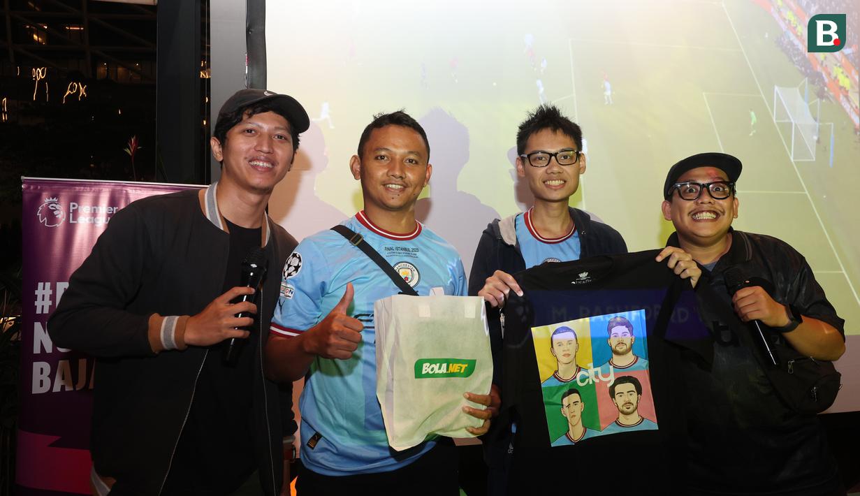 <p>Foto bersama para pemenang dalam acara Roaring Night Manchester City vs Manchester United di Babahramu Dine &amp; Bar, Episode Hotel, Gading Serpong, Tangerang, Minggu (3/3/2024). (Bola.com/M Iqbal Ichsan)</p>