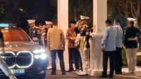 Presiden ketujuh Joko Widodo usai mengikuti pertemuan dengan Presiden Prabowo Subianto. (Liputan6.com/Lizsa Egeham)