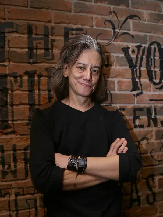 Fariz RM kembali menghibur dalam mini konser bersama Ayu Azhari. Dengan iringan arranger dari Devian Zikri dan Rani Trisutji Noor. (Andy Masela/Bintang.com)