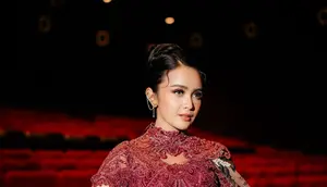 Michelle Ziudith tertantang membintangi film Angel Pol. Selain berbahasa Jawa, dalam film karya sineas Hanny Saputra ini, ia dituntut bisa nyanyi dangdut koplo. (Foto: 8management dari Instagram @michelleziu)