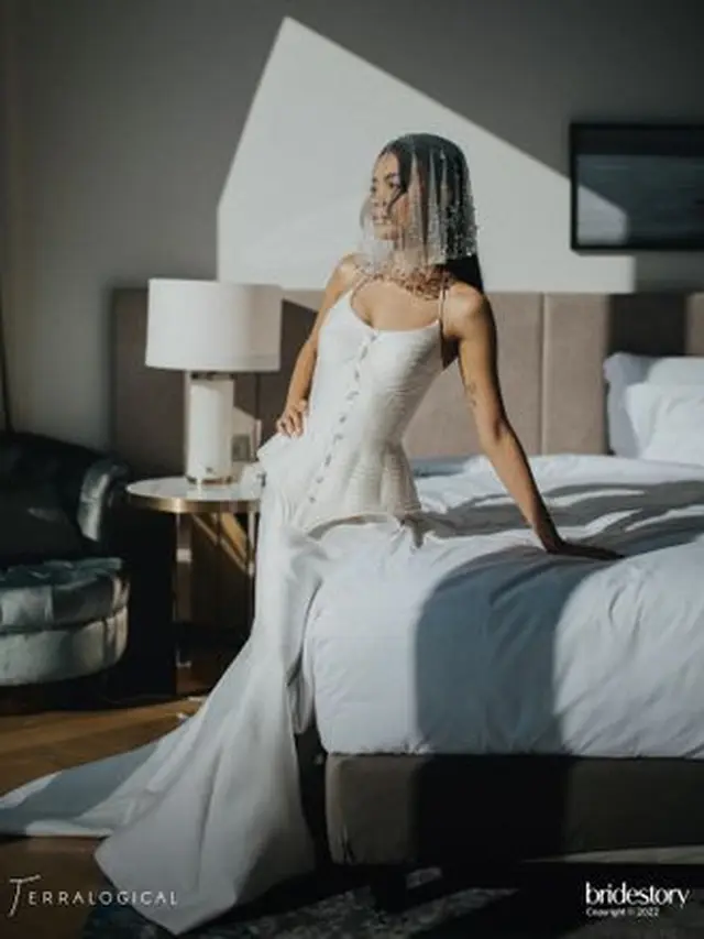 Gaun pernikahan Eva Celia, credit: @bridestory