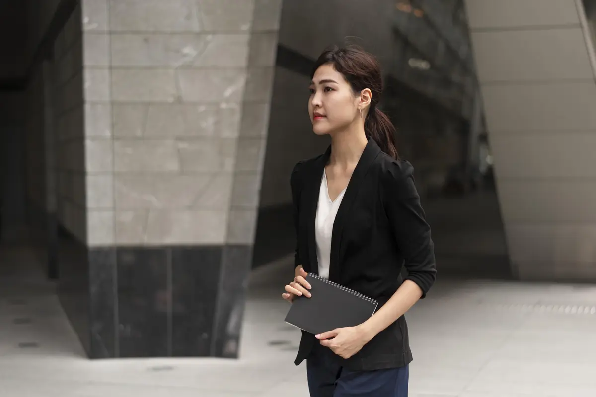 wanita september kerja keras