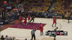 Berita video game recap NBA 2017-2018 antara Cleveland Cavaliers melawan Toronto Raptors dengan skor 128-93.