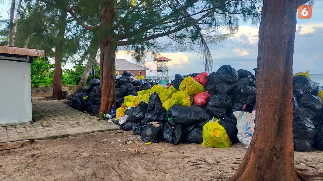 Sampah di Pulau Derawan