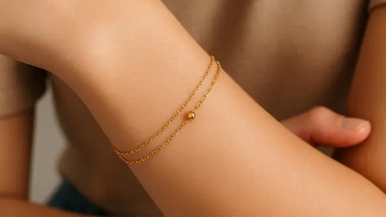 10 Model Gelang Emas Gram Kecil Tapi Cantik yang Lagi Tren di 2025, Cocok untuk Gaya Sehari-hari
