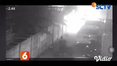 Selasa pagi warga Desa Kalitengah, Sidoarjo, Jawa Timur, dikejutkan dengan terbakarnya mobil mewah jenis Alphard milik artis penyanyi Via Vallen. Detik-detik mobil terbakar, bahkan direkam sendiri oleh Via Vallen.