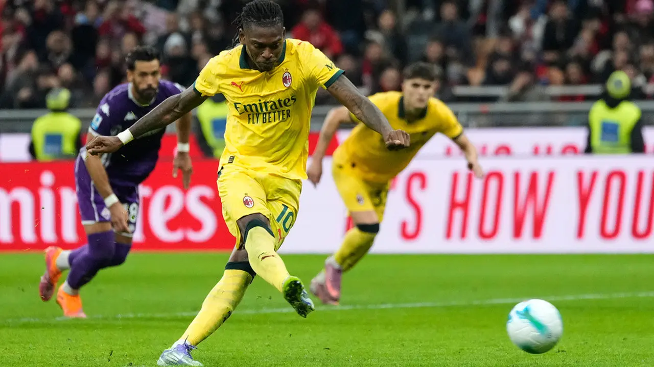Rafael Leao membawa AC Milan unggul