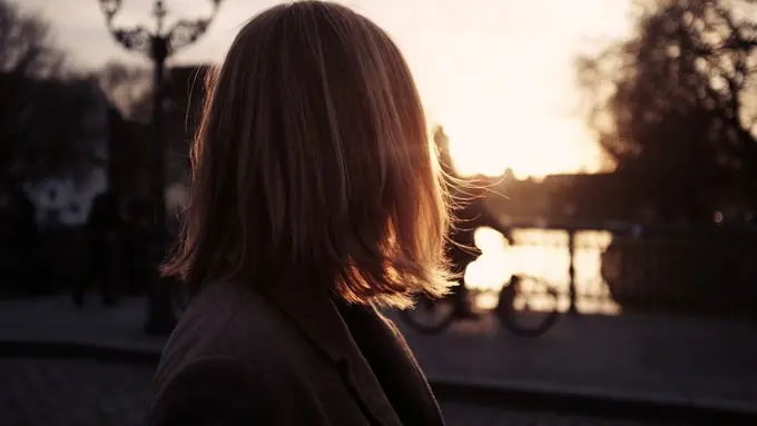 [Bintang] Kata Astrologer: Sejauh Apapun LDR, 5 Zodiak Ini Bakal Setia