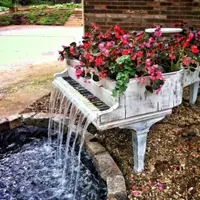 Inpirasi Mempercantik Taman di Rumahmu Menggunakan Barang Bekas