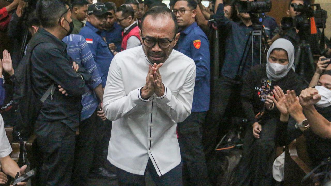 FOTO: Eks Dirut PT Pertamina Patra Niaga Divonis 9 Tahun Penjara dalam Kasus Korupsi Minyak Mentah PT Pertamina