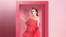 <p>Mengikuti animo film Barbie, Shandy Aulia ikutan cosplay mirip Barbie [@shandyaulia]</p>
