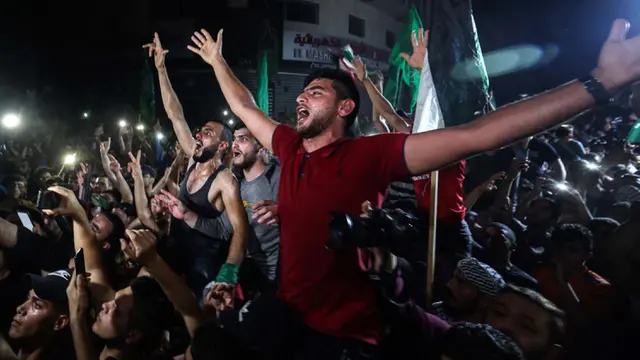 FOTO: Warga Gaza Rayakan Gencatan Senjata Israel - Hamas