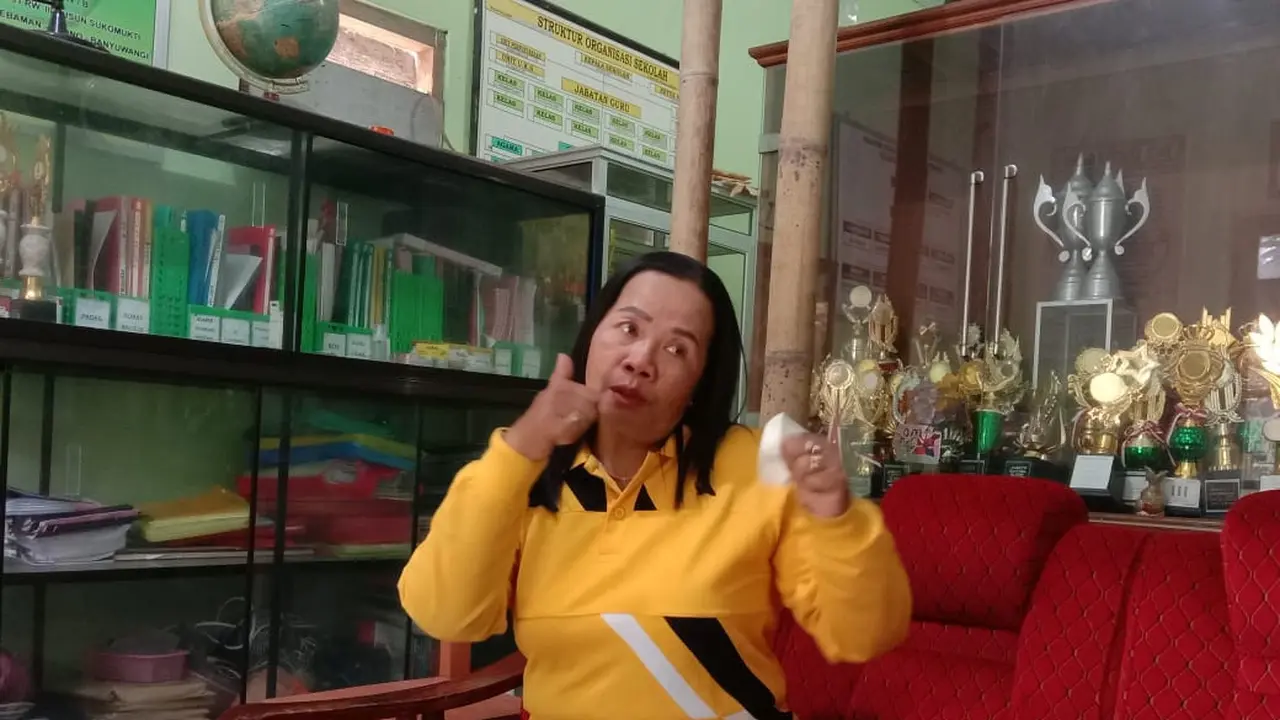 Kepala Sekolah SD Negeri 2 Kepundungan Ambarwati. (Istimewa)