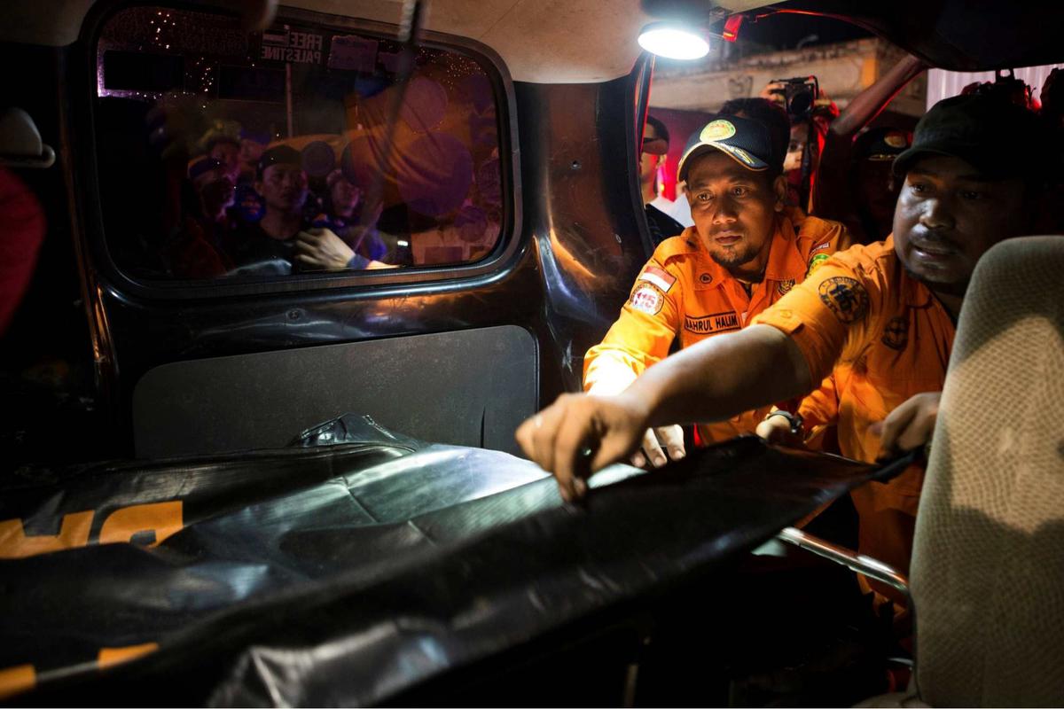 Tragedi kapal tenggelam di Selat Bali