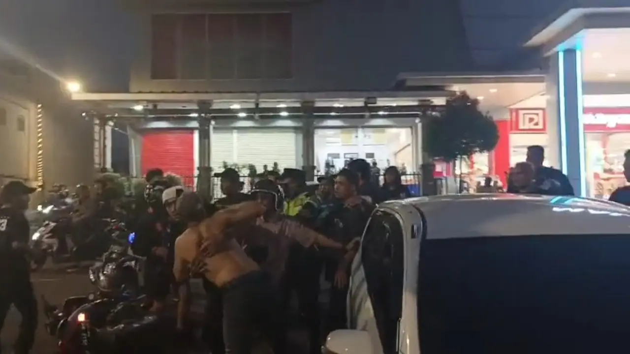 Suasana Mencekam Usai Nobar Bola di Cibadak Sukabumi, Pemuda Dikeroyok Hingga Alami Luka Bacok