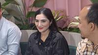 Ashanty klarifikasi kasus dugaan penggelapan dana yang dilakukan mantan karyawan dalam konferensi pers di Jakarta Selatan, pada Kamis (9/10/2025).