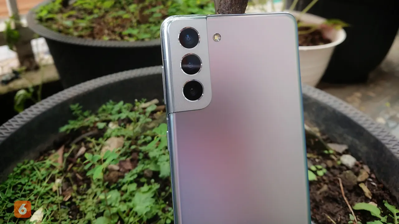 Kamera Belakang Samsung Galaxy S21+