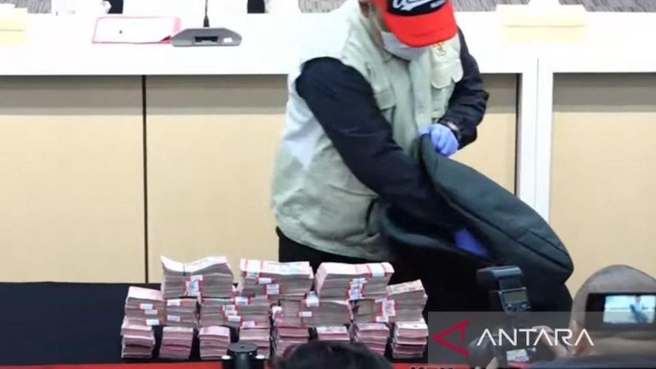 KPK Sita Barang Bukti Rp850 Juta dalam Kasus Korupsi PN Depok, Ketua dan Waka Jadi Tersangka
