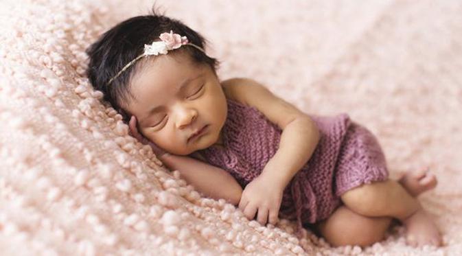 Posisi Tidur Untuk Bayi Agar Nyaman Seperti Apa Yang Terbaik Mom Parenting Fimela Com