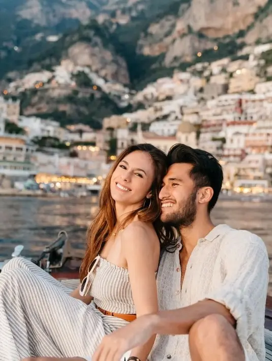 Wulan Guritno liburan bersama Sabda Ahessa di Italia [Instagram/wulanguritno]