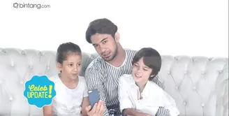 Reza Rahadian ikut syuting video klip lagu anak-anak.