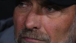 Pelatih Liverpol, Jurgen Klopp pada laga 16 besar Liga Champions 2022/2023 melawan Real Madrid yang berlangsung di Santiago Bernabeu, Madrid, Spanyol, Kamis (16/03/2023) WIB. Laga dimenangkan oleh Real Madrid dengan skor 1-0. (AP Photo/Manu Fernandez)