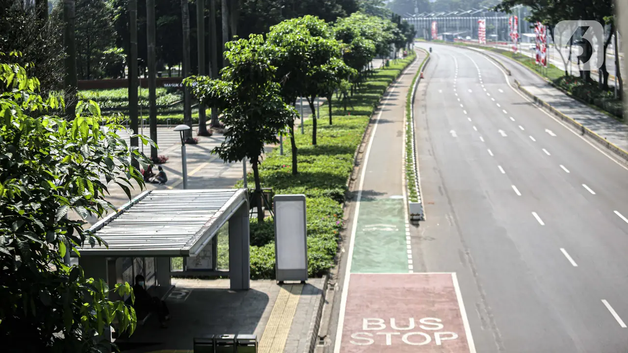 FOTO: Suasana Jalan Utama Jakarta pada Perpanjangan PPKM Darurat